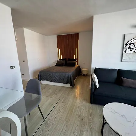 Modern Park - Pool View & Terrace Apartment San Miguel de Abona