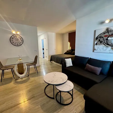 Apartment Modern Park - Pool View & Terrace *